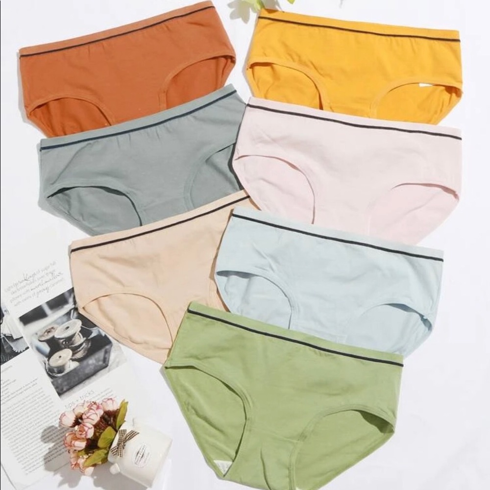 Girl’s New 7pack Panty Set - Small